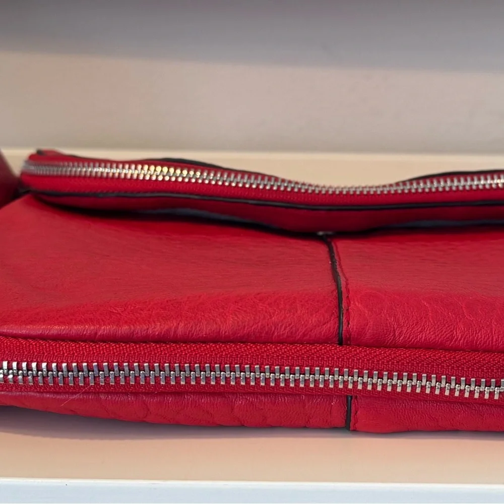 Vince Camuto Crossbody Bag Purse Scarlet Red 100% Genuine Leather Pockets Galore - Picture 8 of 13